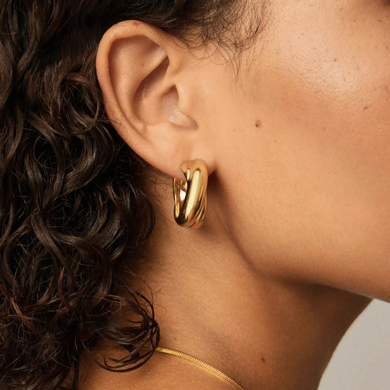 Lucy Williams Chunky Medium Entwine Hoop Earrings | 18k Gold Plated Earrings Missoma 