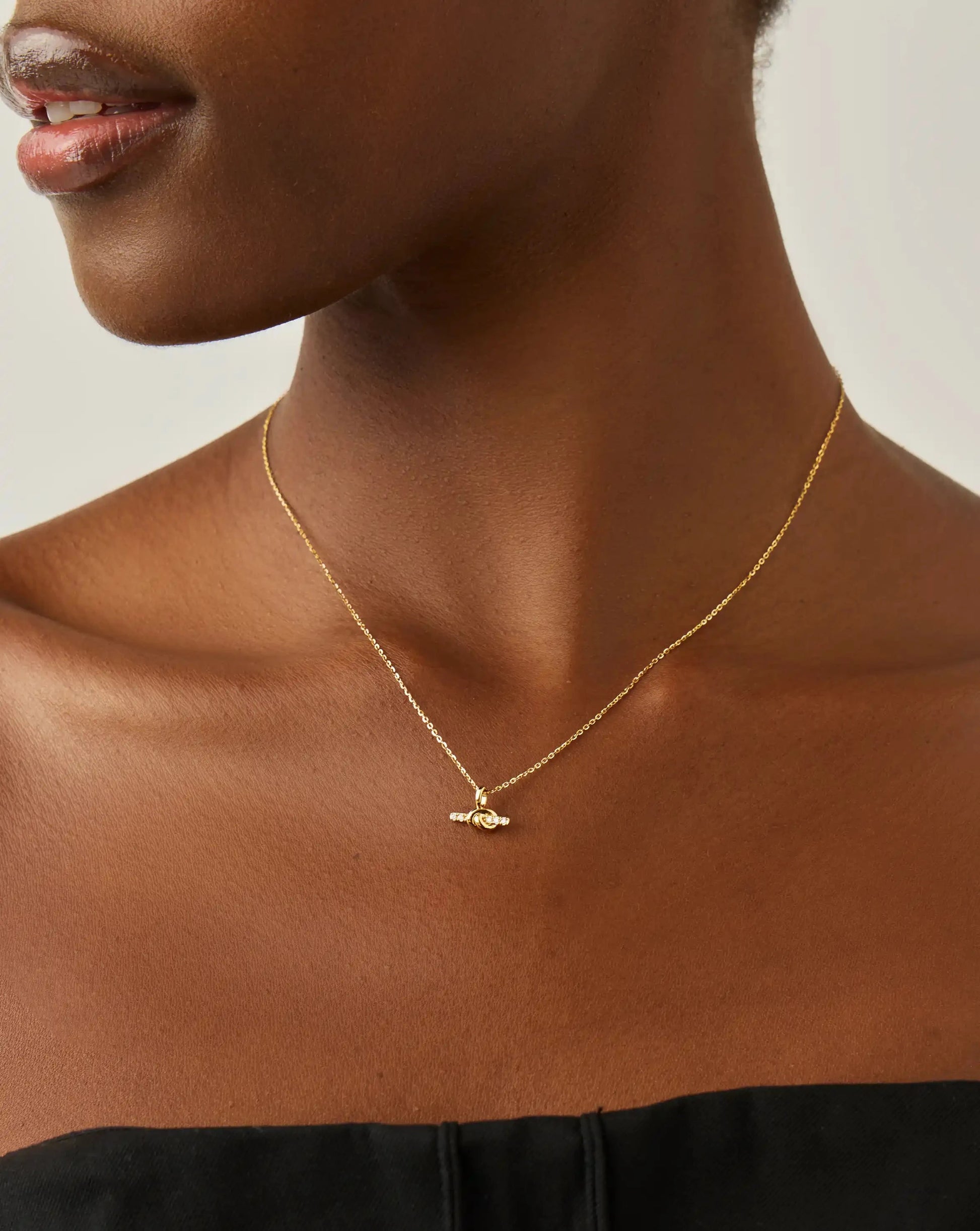Lucy Williams Fine Diamond T-Bar Pendant Necklace | 14k Yellow Gold Necklaces Missoma 