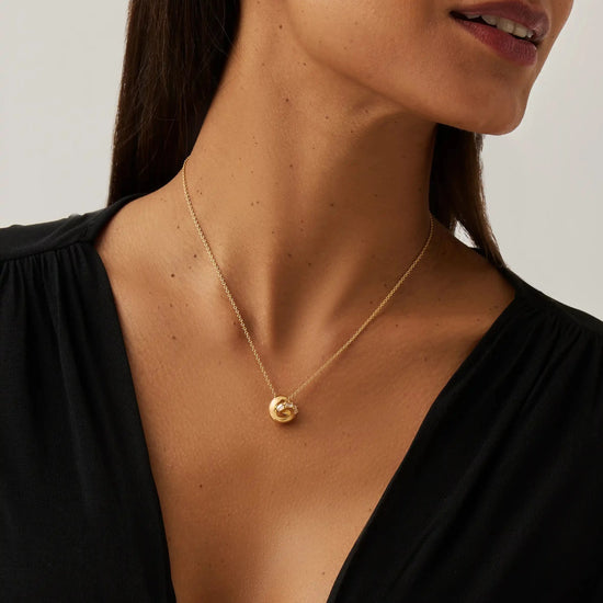 Lucy Williams Pavé Knot Pendant Necklace | 18k Gold Plated Necklaces Missoma 