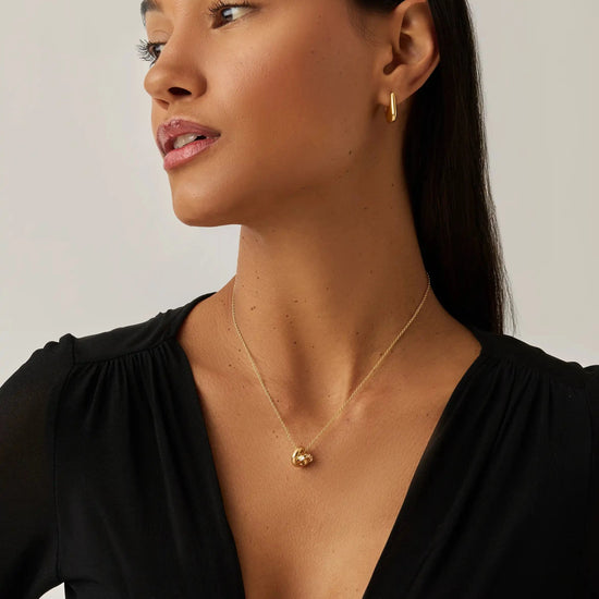 Lucy Williams Pavé Knot Pendant Necklace | 18k Gold Plated Necklaces Missoma 