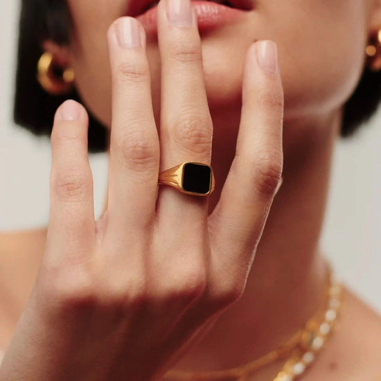 Lucy Williams Square Signet Ring | 18k Gold Vermeil/Black Spinel Rings Missoma 