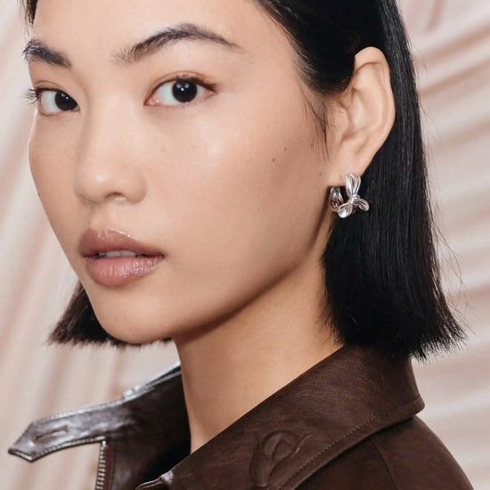 MARKGONG Bow Hoop Earrings | Silver Plated Earrings Missoma 