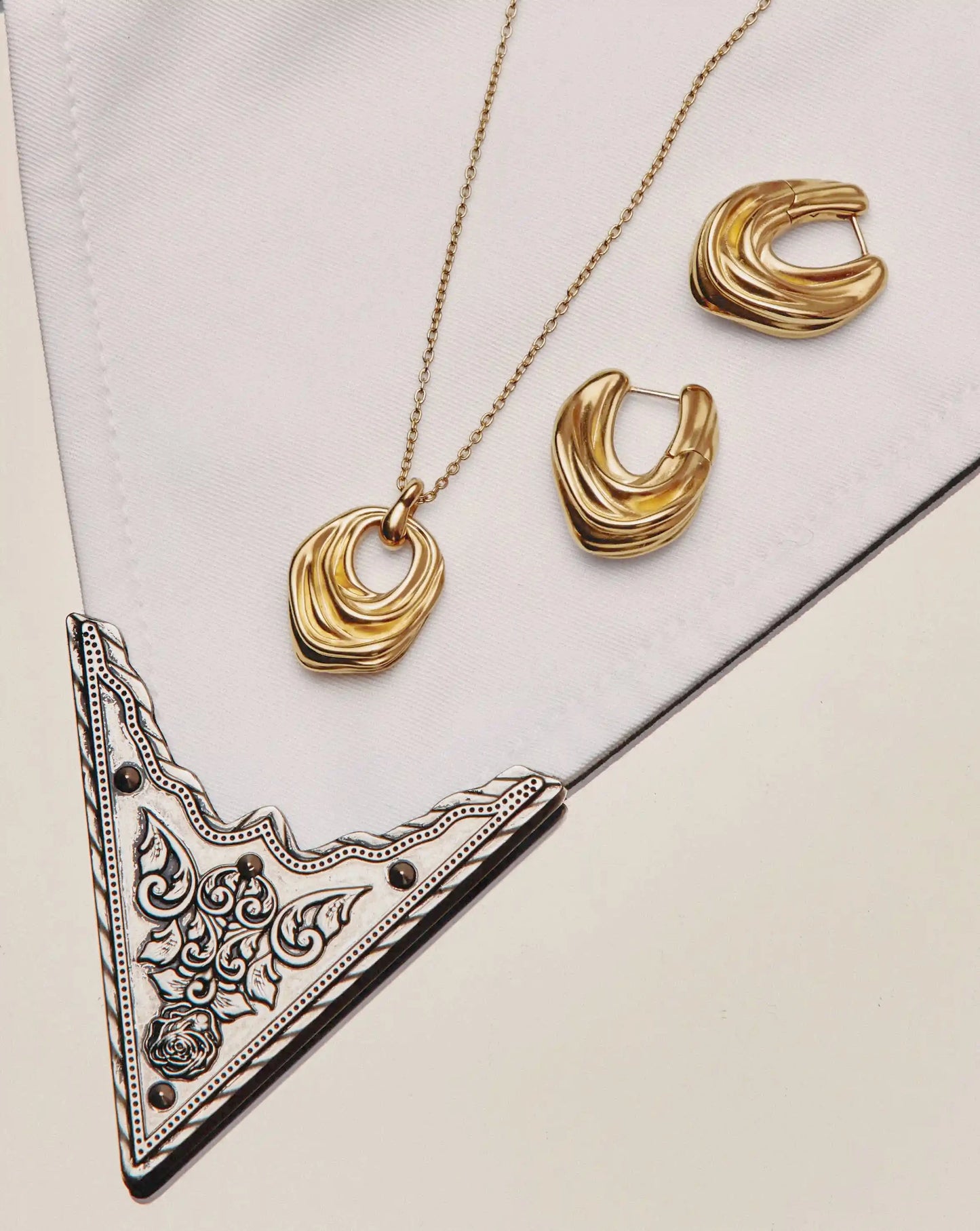 MARKGONG Draped Pendant Necklace | 18k Gold Plated Necklaces Missoma 