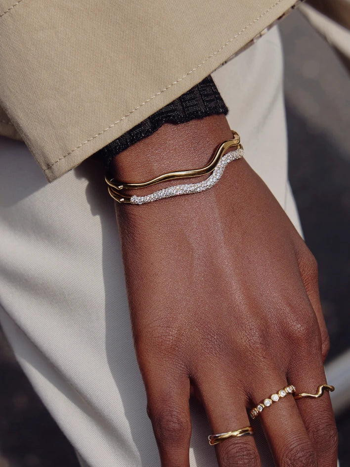 Molten Snow Ripple Hinged Bangle