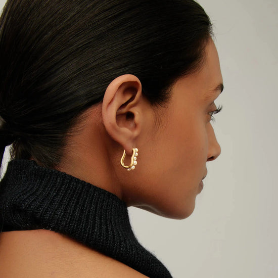 Pearl Wave Small Hoop Earrings | 18k Gold Plated/Pearl Earrings Missoma 