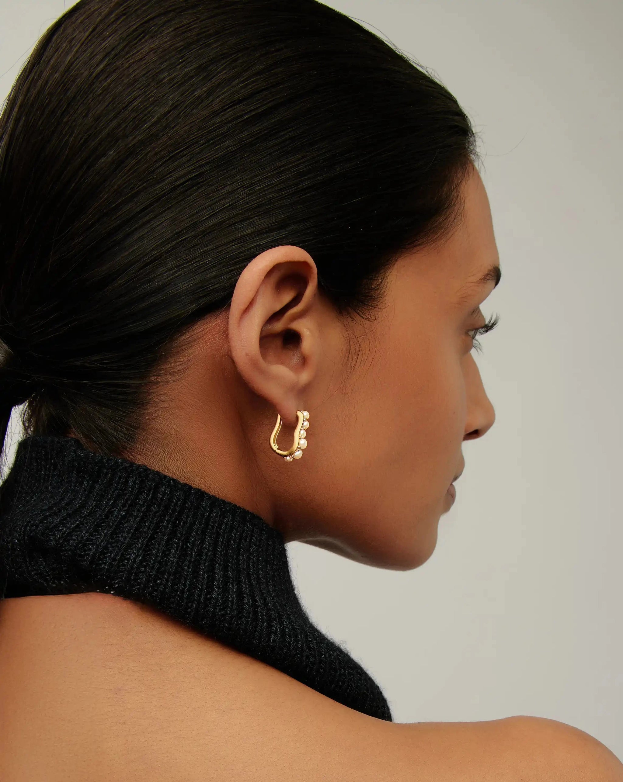Pearl Wave Small Hoop Earrings | 18k Gold Plated/Pearl Earrings Missoma 