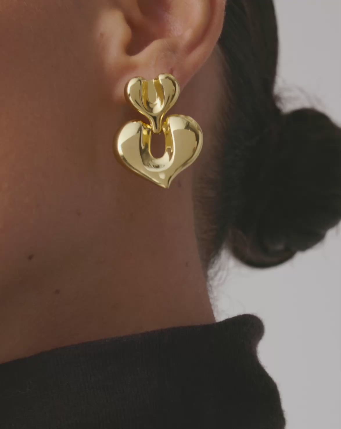 Missoma - Gold plated medium sized heart shaped hoops