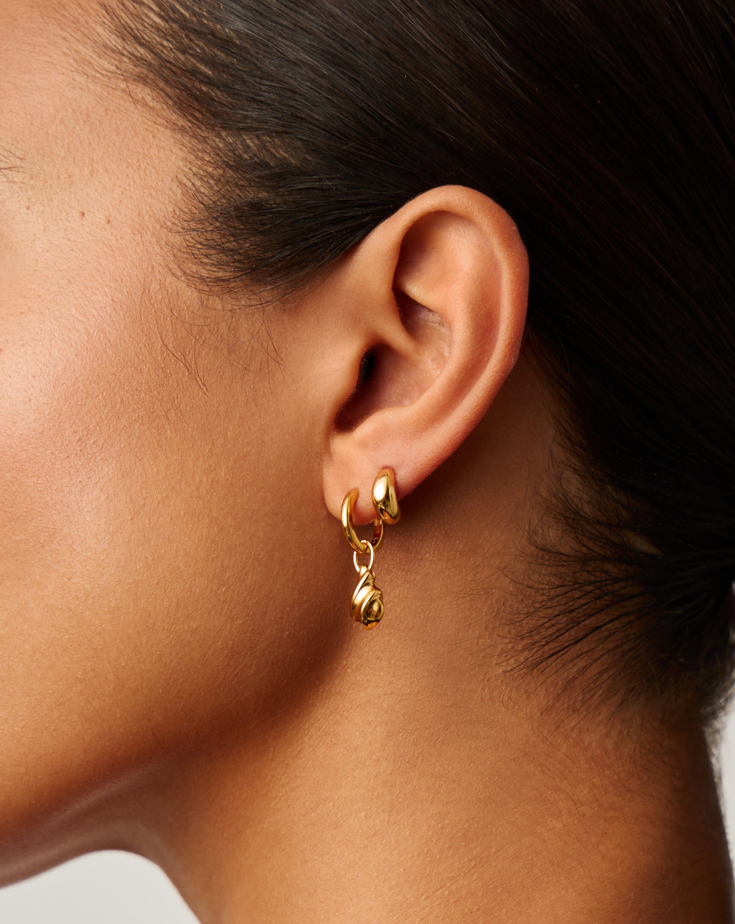 Savi Ridge Droplet Charm Earrings | 18k Gold Vermeil Earrings Missoma 