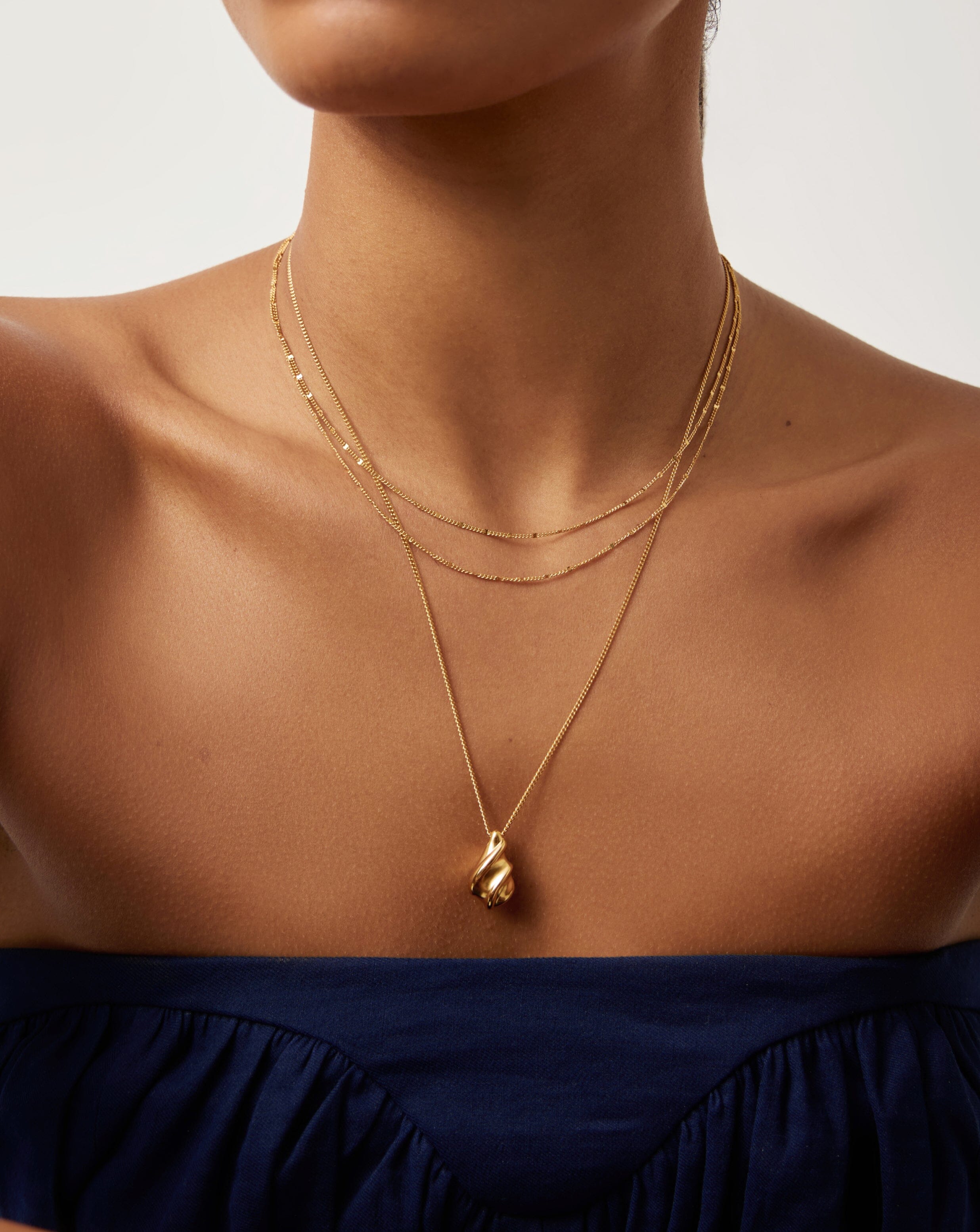 Savi Ridge Droplet Pendant Necklace | 18k Gold Plated Necklaces Missoma 