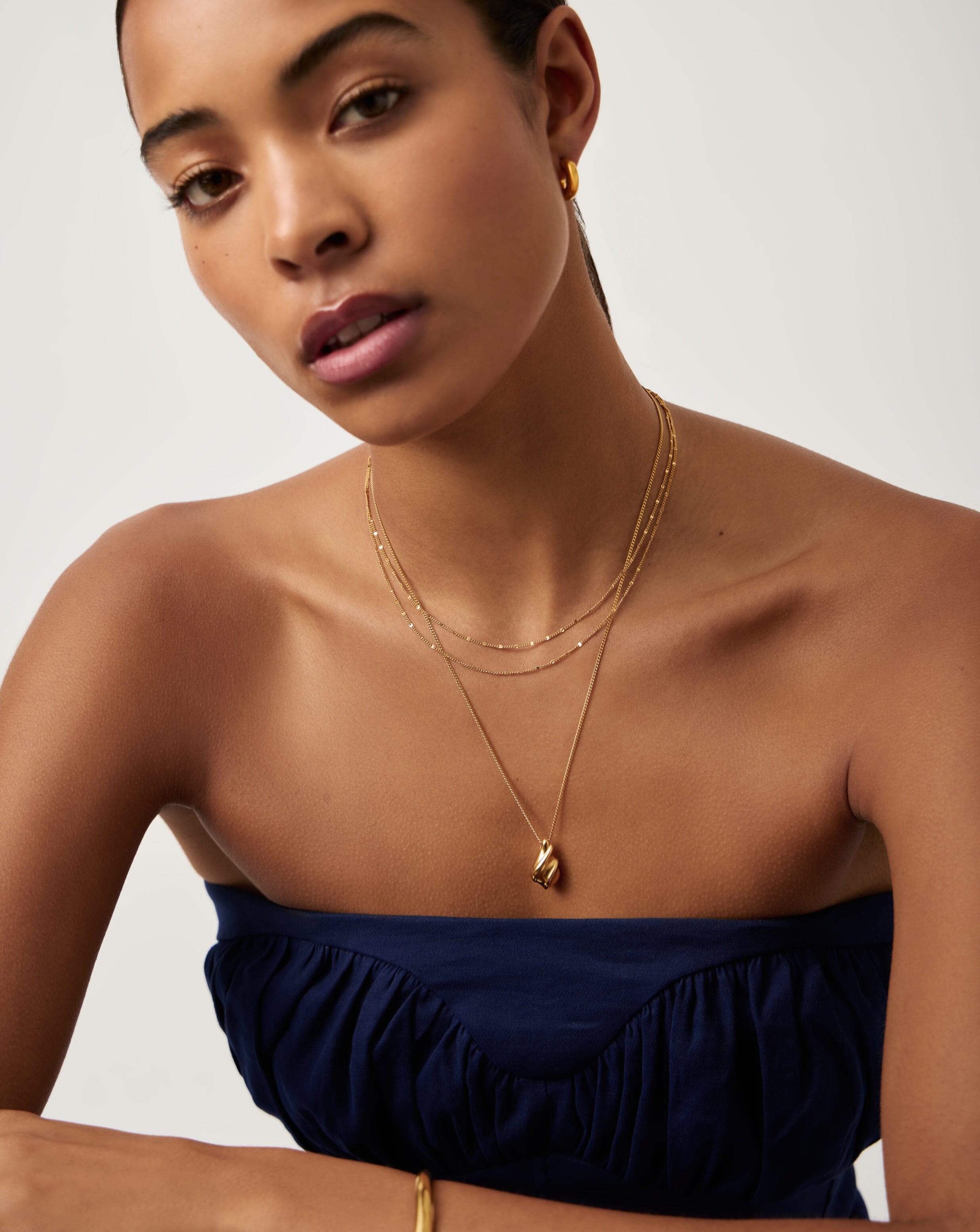 Savi Ridge Droplet Pendant Necklace | 18k Gold Plated Necklaces Missoma 