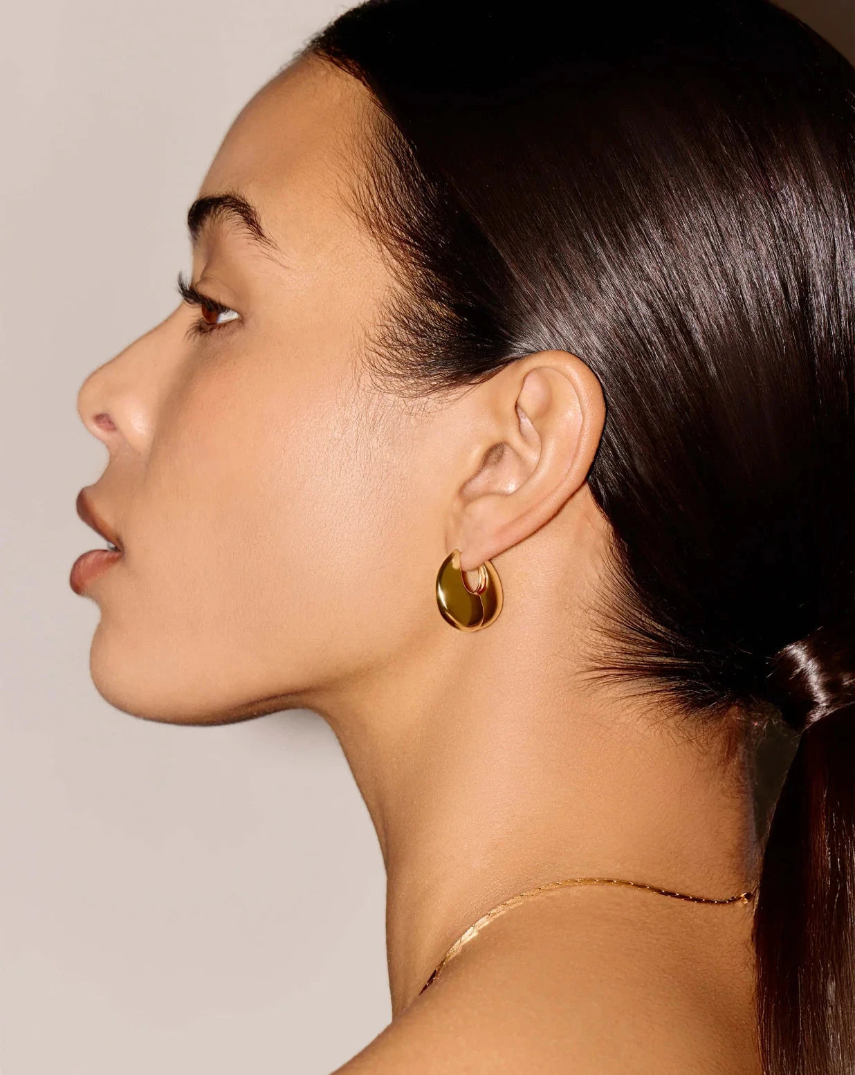 Sculptural Pebble Small Hoop Earrings | 18k Gold Plated Earrings Missoma 