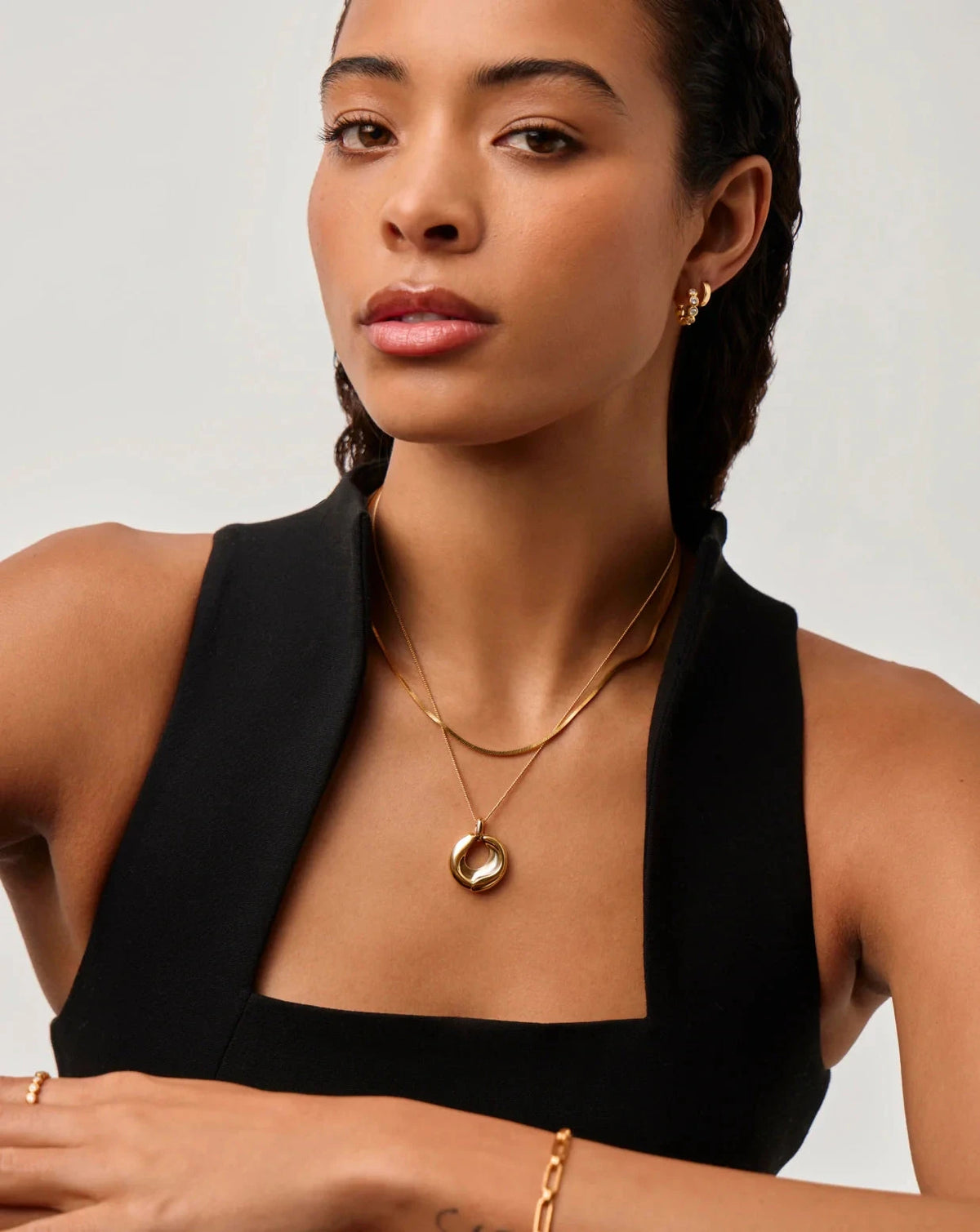 Sculptural Ridge Molten Pendant Necklace | 18k Gold Plated Necklaces Missoma 
