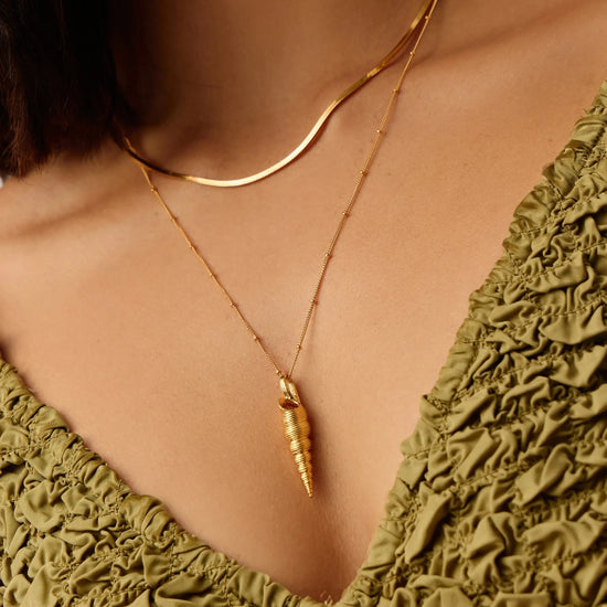 Shell Ridge Pendant Necklace | 18k Gold Plated Necklaces Missoma 