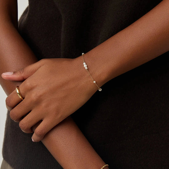 Solid Gold Pearl Chain Bracelet | 14k Solid Gold/Pearl Bracelets Missoma 