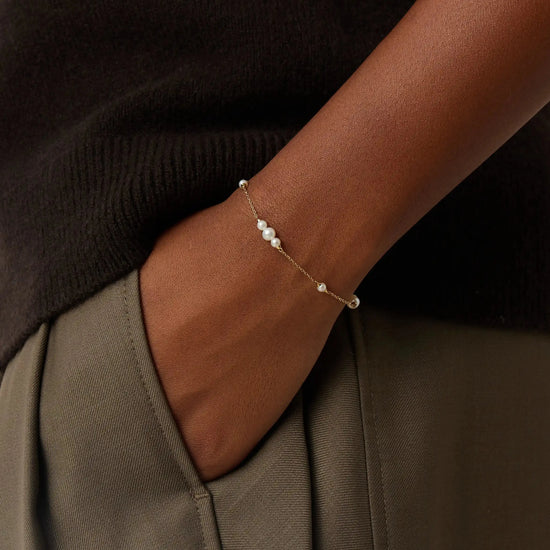 Solid Gold Pearl Chain Bracelet | 14k Solid Gold/Pearl Bracelets Missoma 