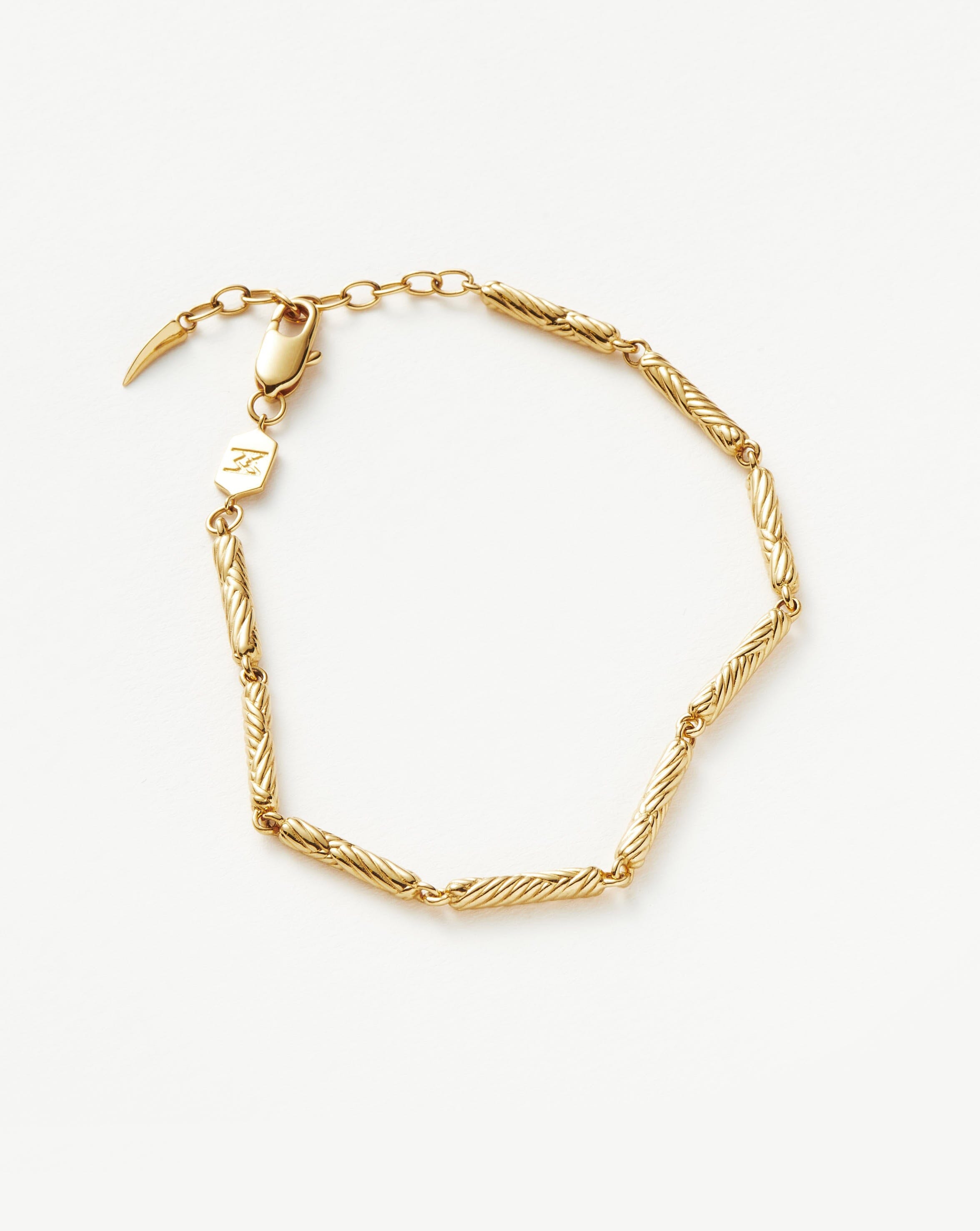 Wavy Ridge Chain Bracelet