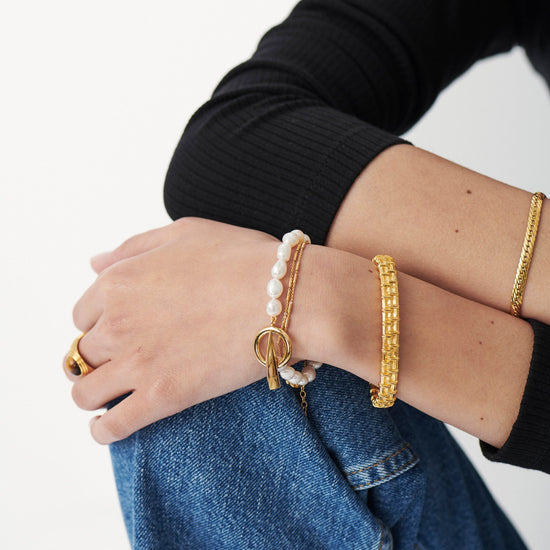 Baroque Pearl Claw T-Bar Bracelet | 18ct Gold Plated Vermeil/Pearl Bracelets Missoma 