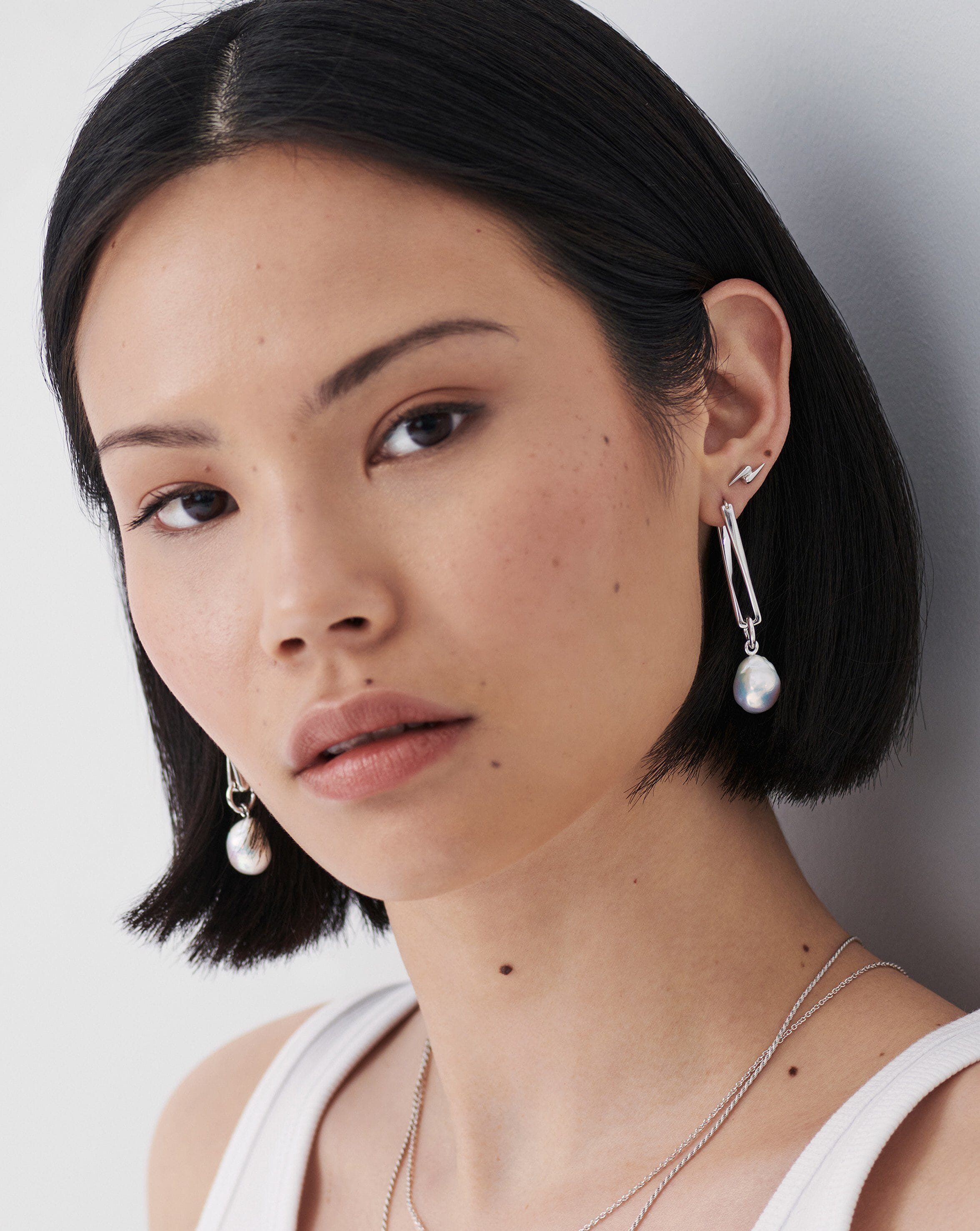 Baroque Pearl Twisted Drop Earrings | Silver Plated/Pearl Earrings Missoma 