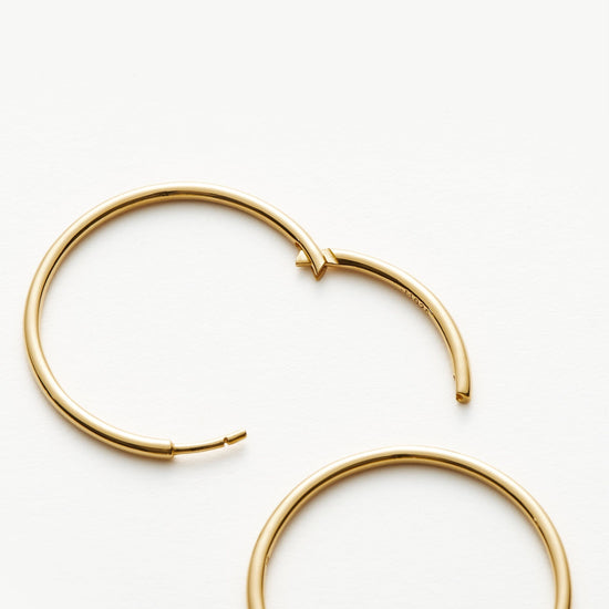 Classic Medium Hoop Earrings | 18ct Gold Plated Vermeil Earrings Missoma 