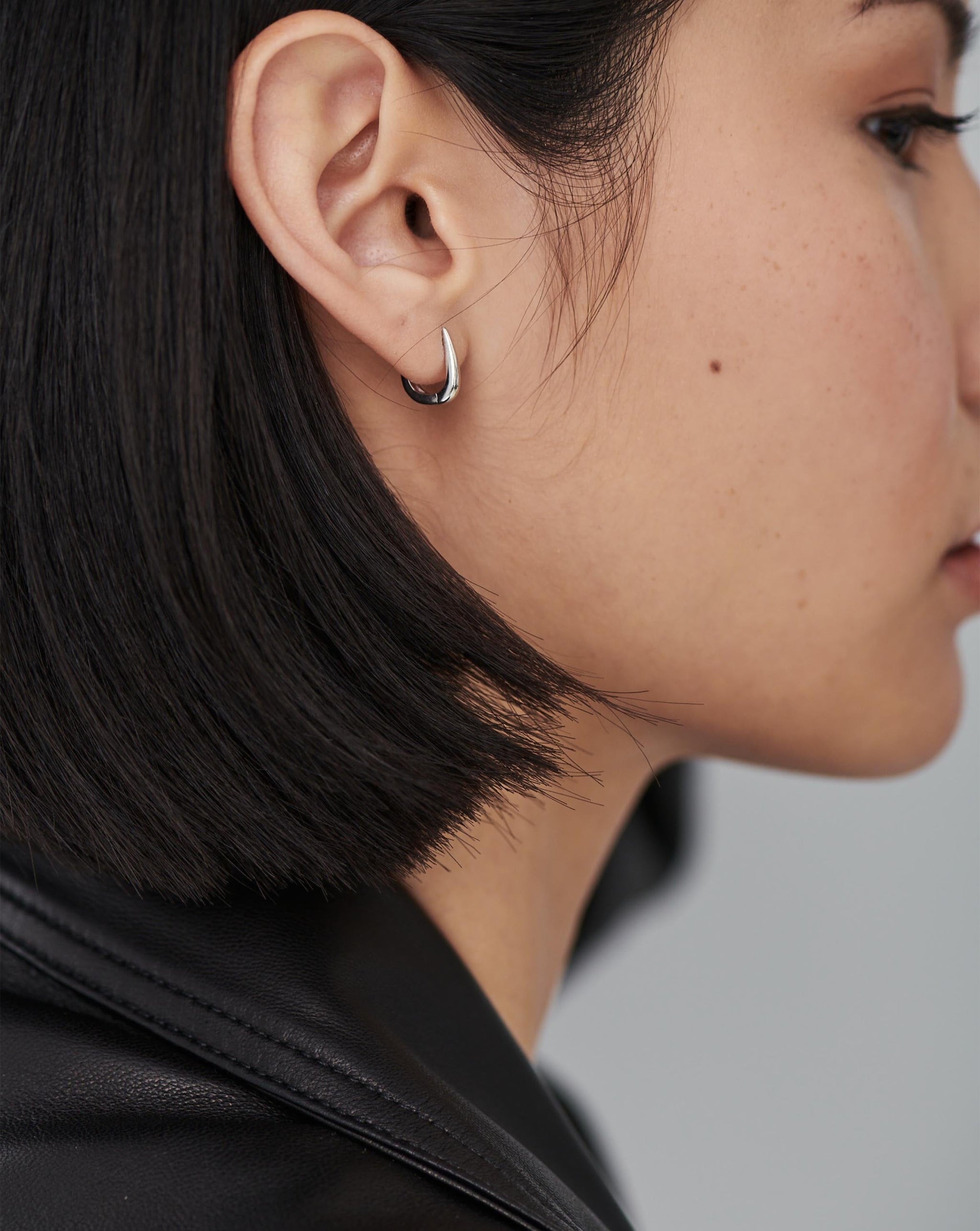 Fine Claw Huggies | 14k White Gold Earrings Missoma 