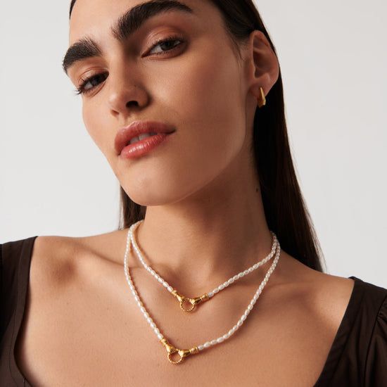 Harris Reed Medium In Good Hands Pearl Pendant Necklace Necklaces Missoma 