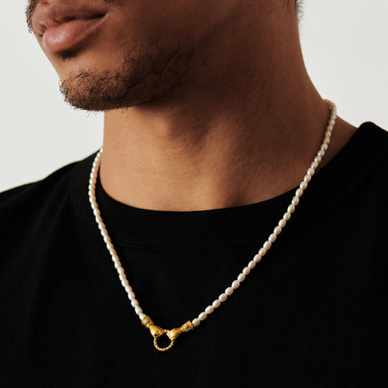 Harris Reed Medium In Good Hands Pearl Pendant Necklace Necklaces Missoma 