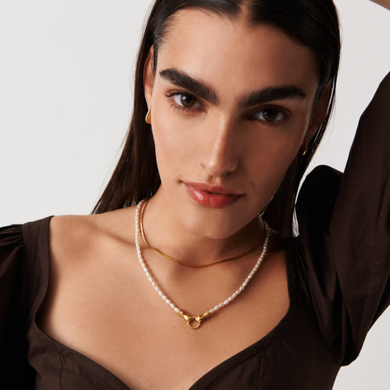 Harris Reed Medium In Good Hands Pearl Pendant Necklace Necklaces Missoma 