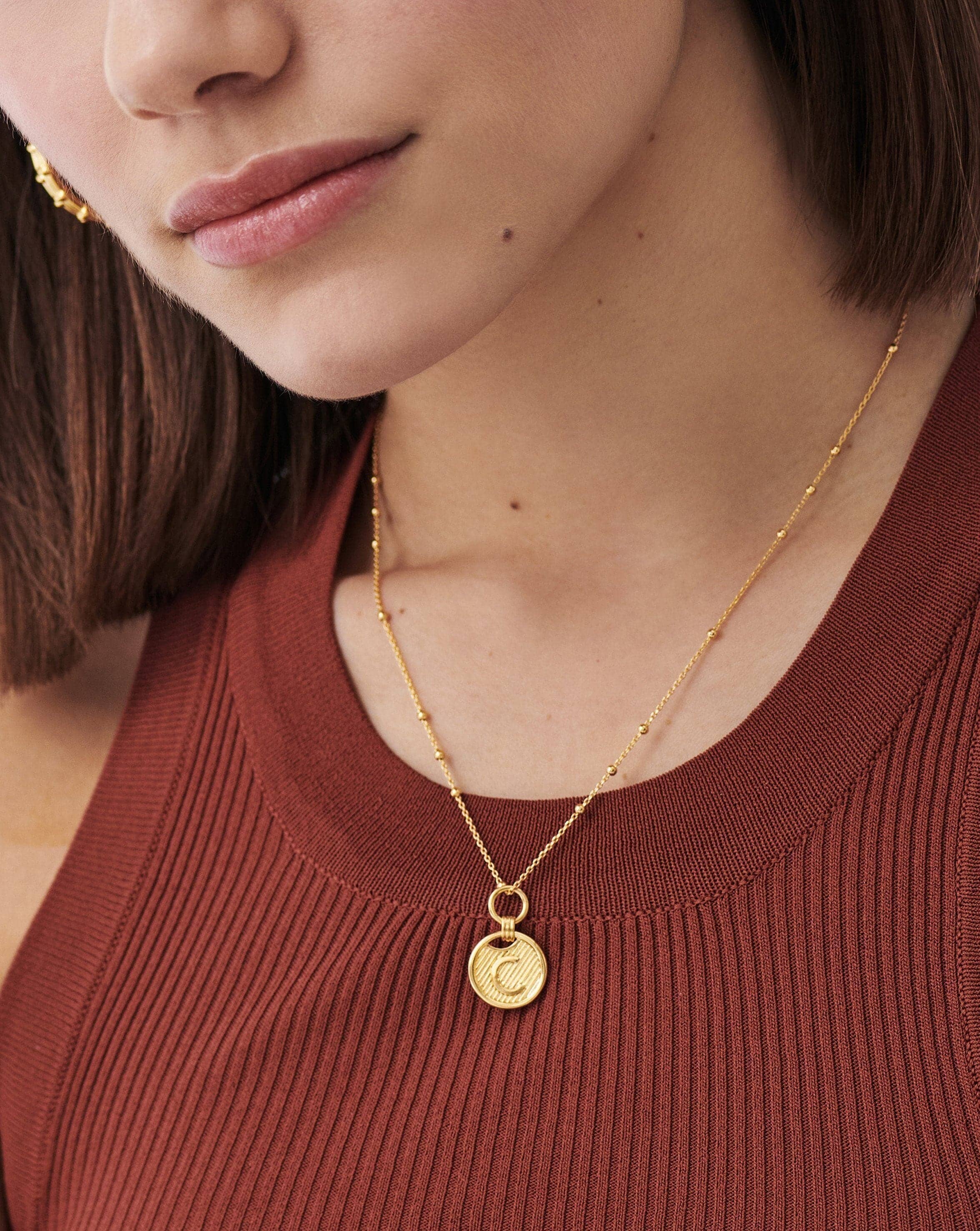 Curly Molten Initial Pendant Necklace - Initial J | 18ct Gold Plated V |  Missoma