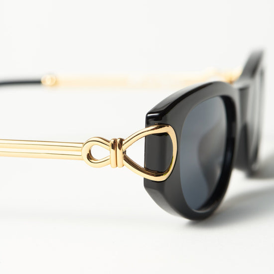Le Specs Hydrus Link Oval Sunglasses | Black Accessories Missoma 