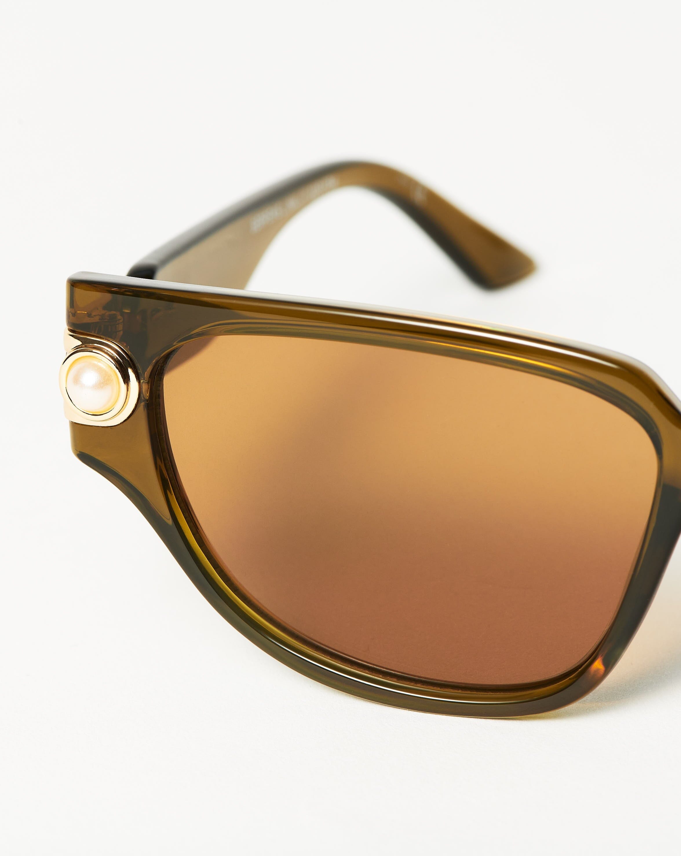 Le Specs Serpens Link Cat-Eye Sunglasses | Olive/Pearl Accessories Missoma 