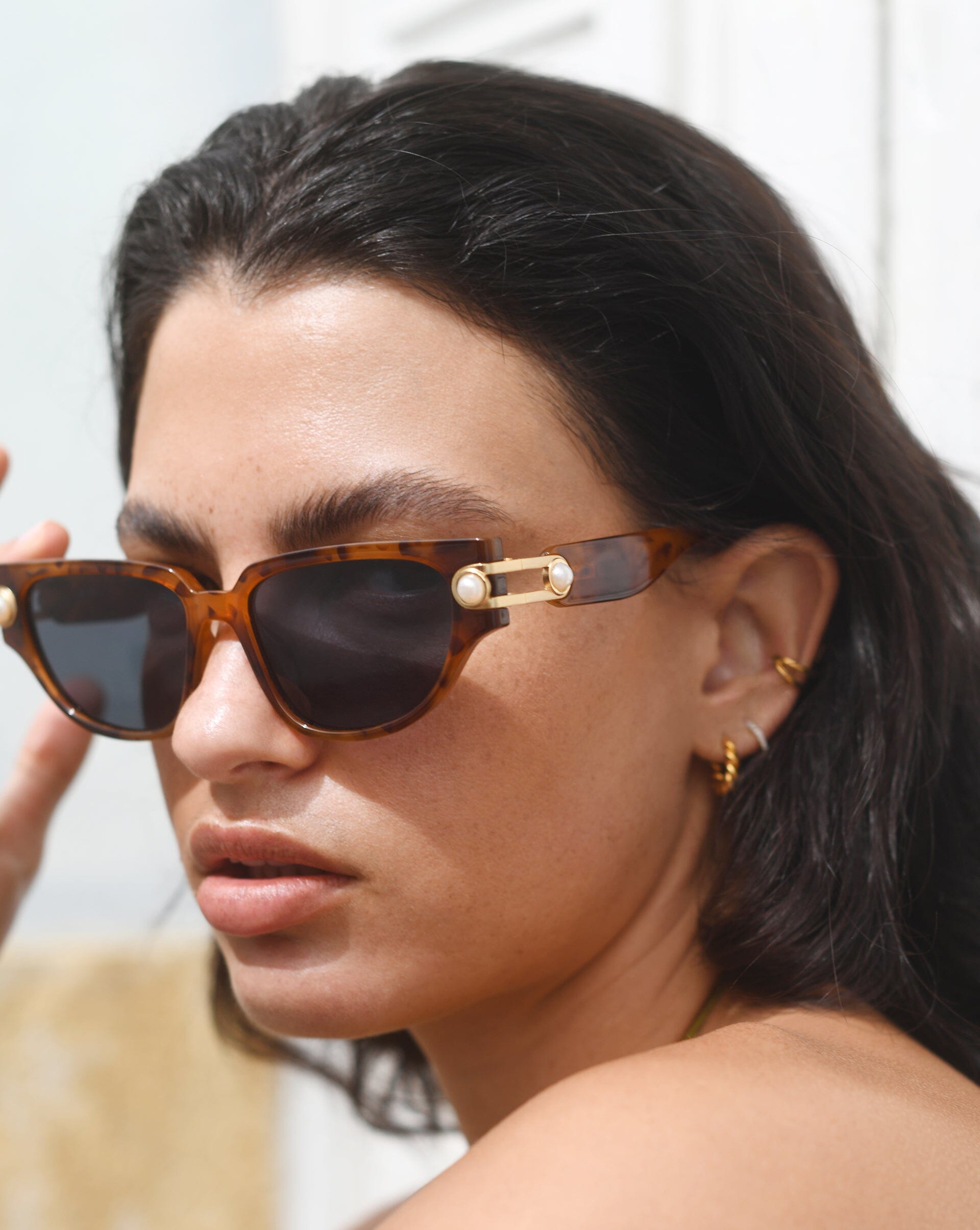 Le Specs Serpens Link Cat-Eye Sunglasses | Tortoiseshell/Pearl Accessories Missoma 