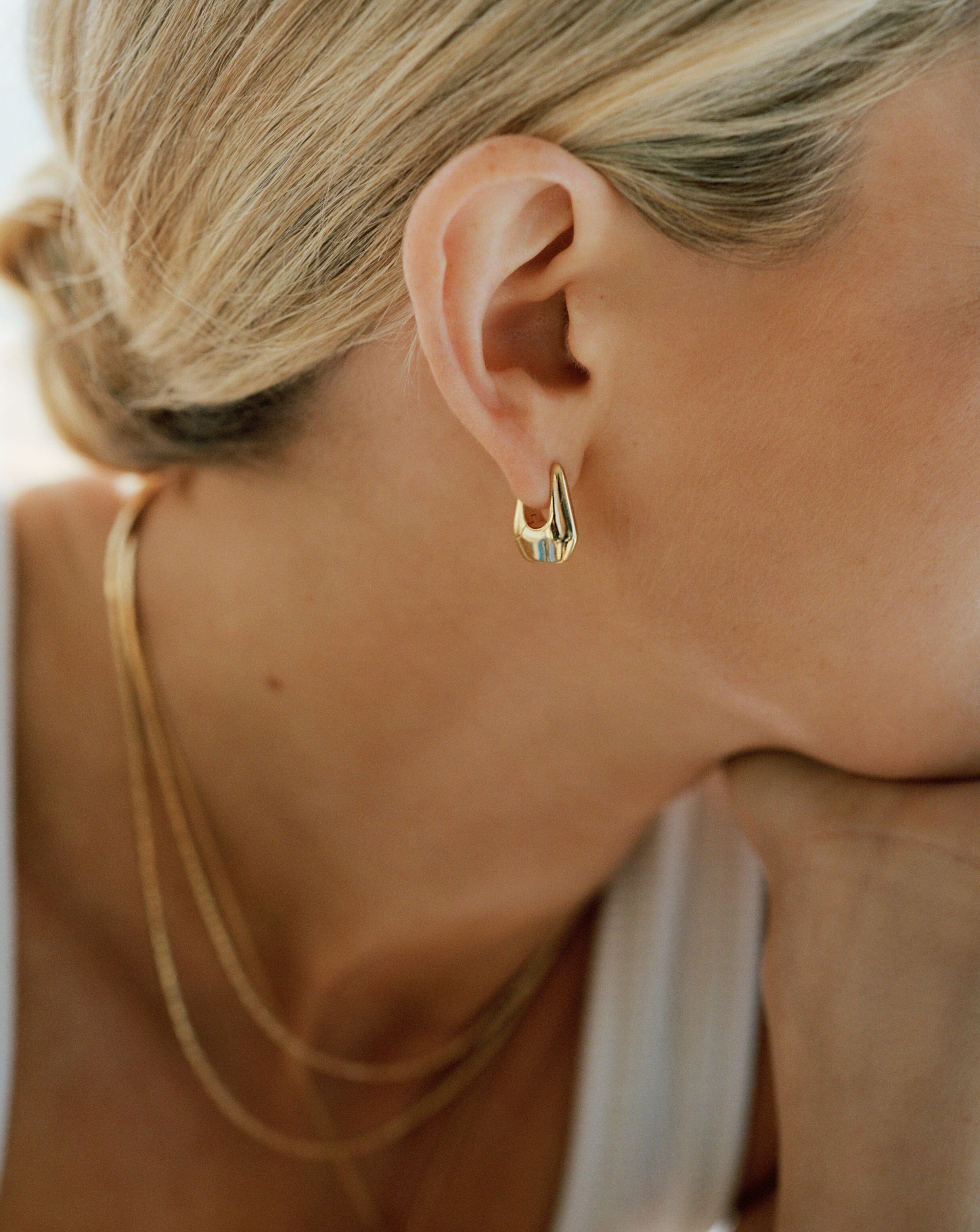 Lucy Williams Arco Small Hoop Earrings | 18ct Gold Plated Vermeil