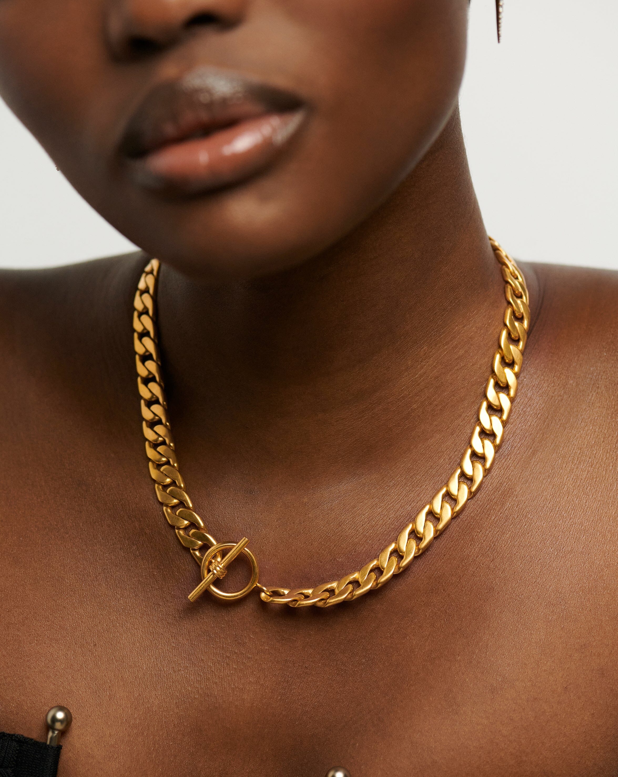 MISSOMA Twisted Link T-Bar Chain Necklace in 18ct Gold Plated | Endource